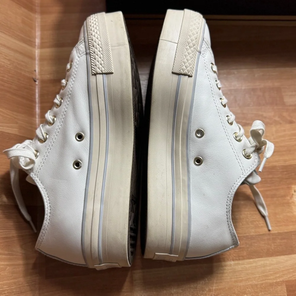 Converse Chuck Taylor white leather platform sneakers size 8